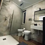 Modern Summer House בית הארחה אגרופולי